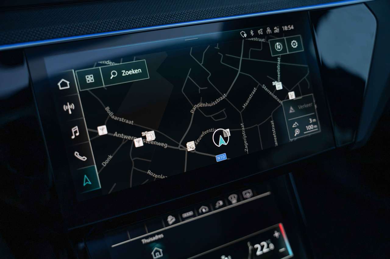 Audi e-tron 55 Quattro S-LINE/MATRIX//BLACKEDITION/94%SOH/PANO/NACHTZICHT/B&O/HUD/360° — foto 22 van 25