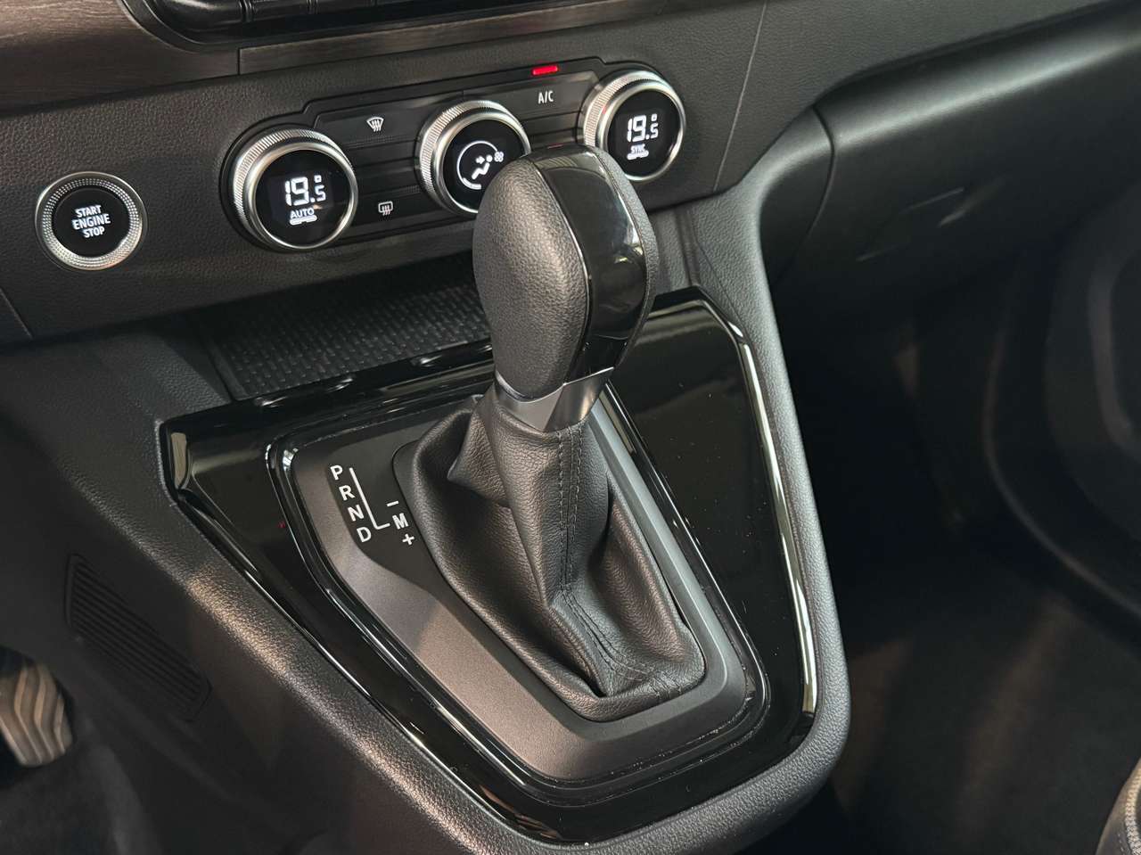 Renault Kangoo 1.3 TCe Techno EDC AUTOMAAT — foto 8 van 15