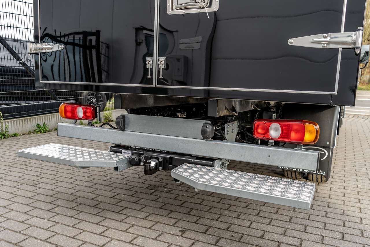 Mitsubishi Canter Meubelbak - Automaat - Trekhaak 3500kg - 53.500ex — foto 5 van 15