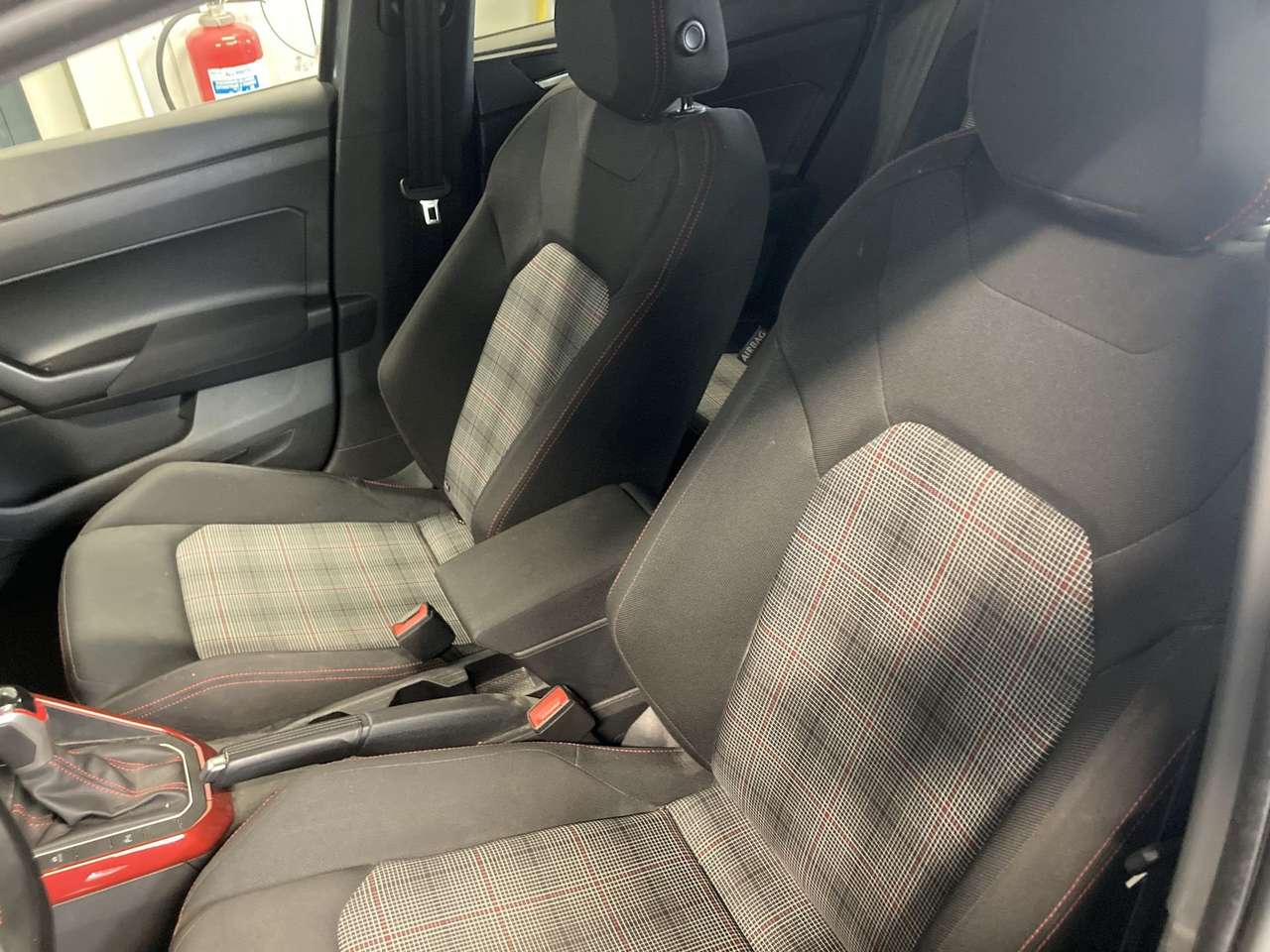 Volkswagen Polo GTI 2.0TSI 207PK DSG AUTOMAAT — foto 9 van 16