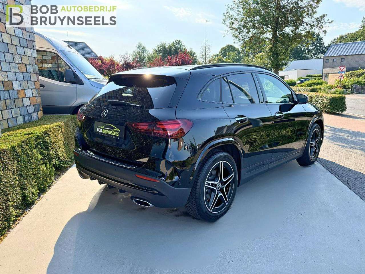 Mercedes-Benz GLA 180 Amg line | Nightpakket | 360° camera | Panodak | Distronic — foto 4 van 25