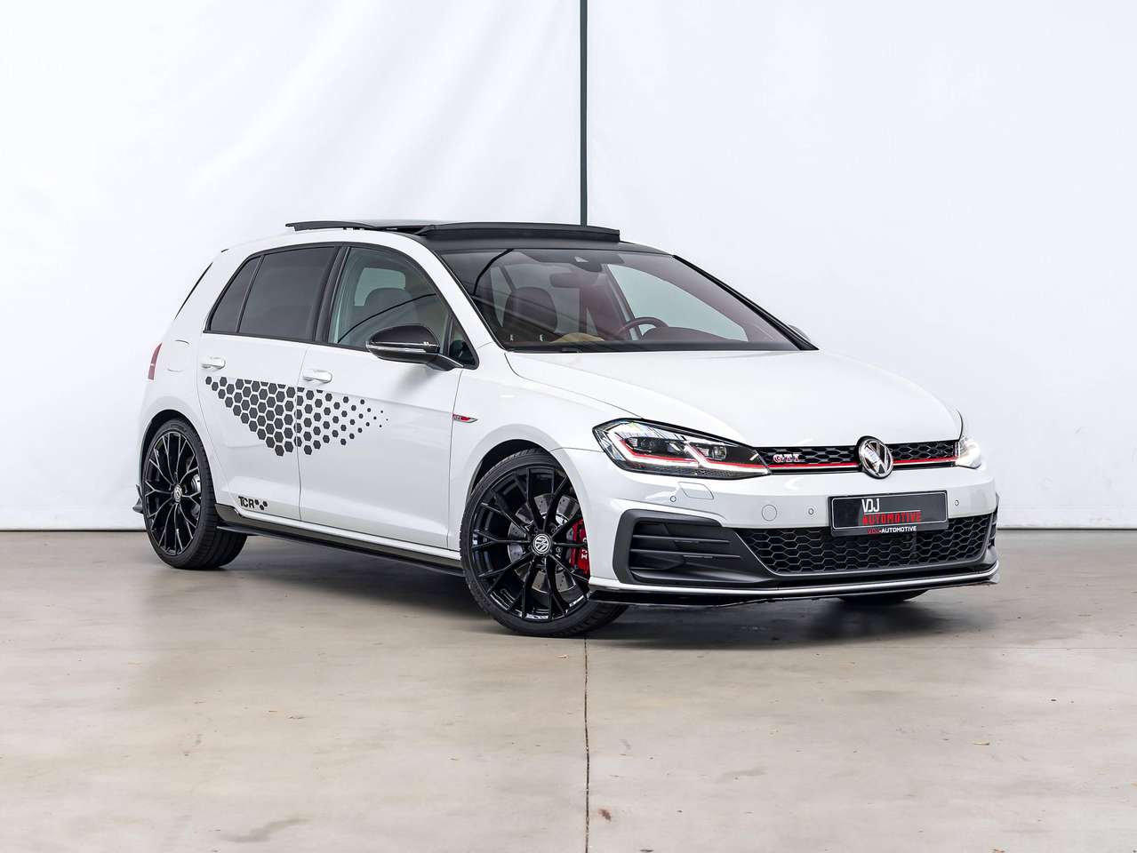 Volkswagen Golf GTI TCR|VOORKANT PPF BESCHERMD|AKRAPOVIC|PANO|CARBON|DYN-AUDIO-SYSTEEM|CAMERA|ZETELVERW.|ACC|LA|GARANTIE| — foto 5 van 25