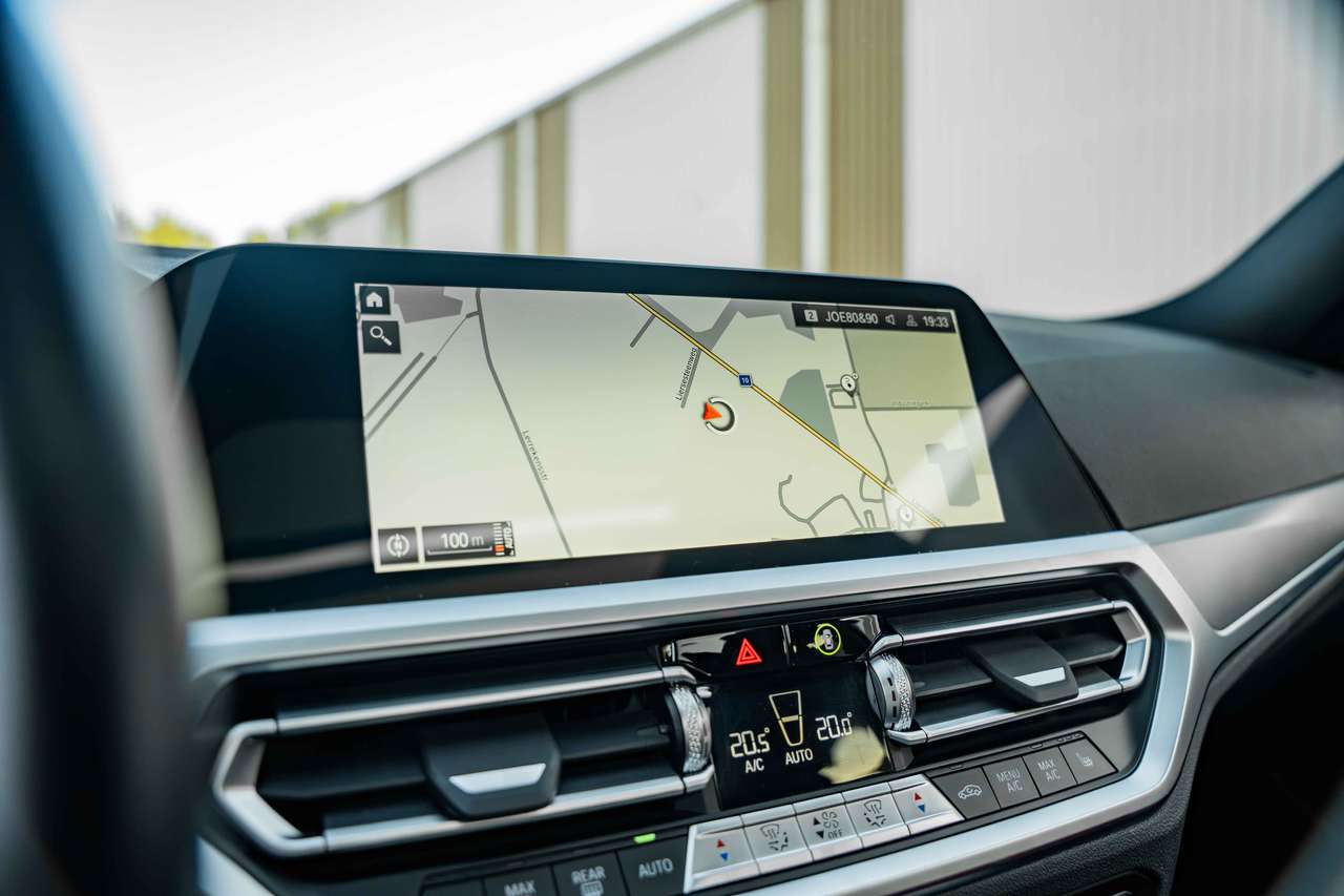 BMW 320 PHEV*M SPORT*PANO*LED*MEMORY* — foto 24 van 25