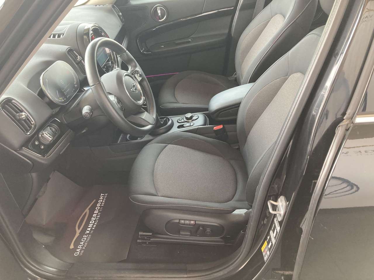 MINI Cooper Countryman PHEV AUTOMAAT AWD +TAL VAN OPTIES — foto 9 van 21