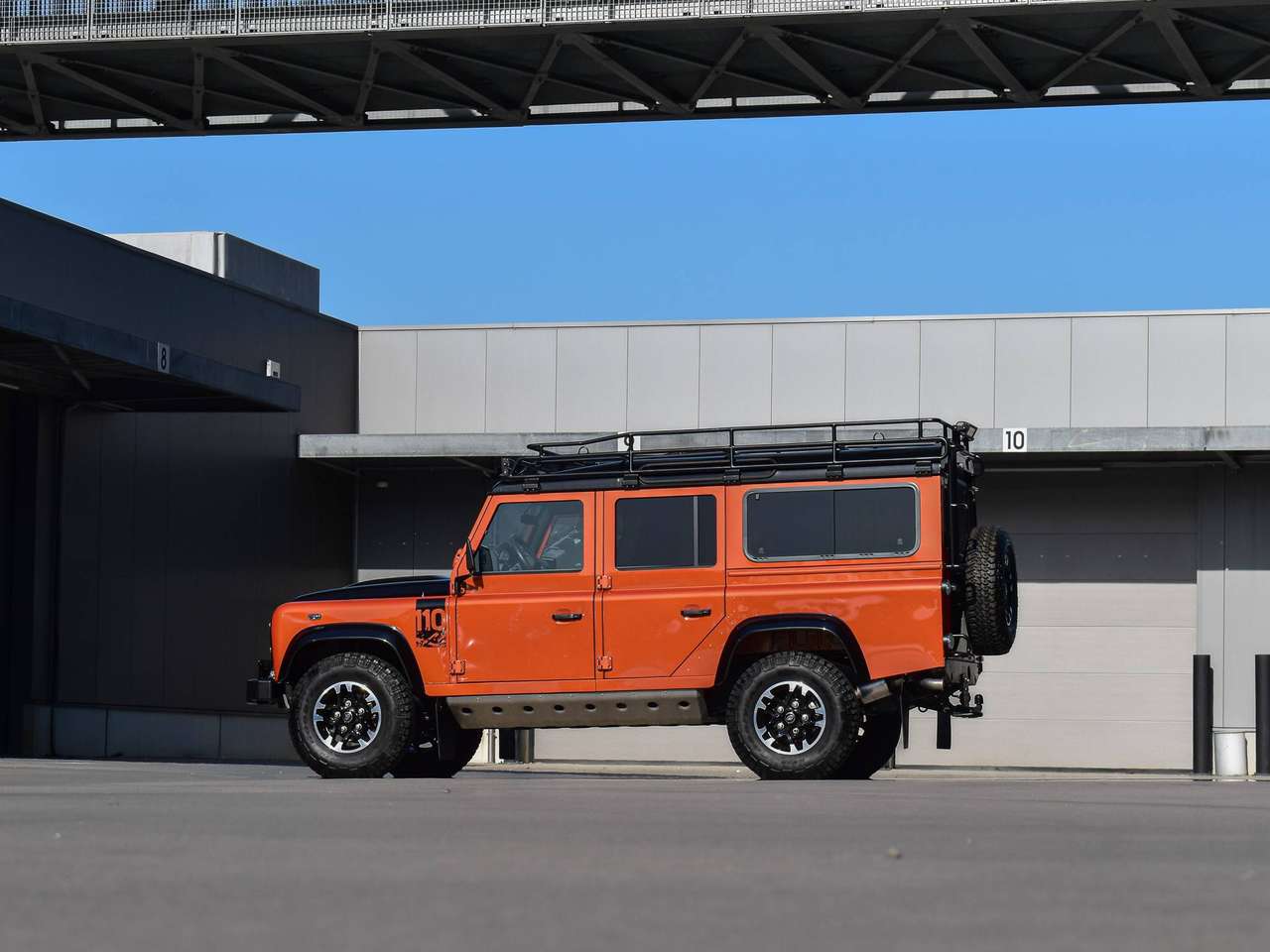 Land Rover Defender 110 2.2 TD4 / "Adventure Edition" / Firesand Orange / First Owner — foto 4 van 25