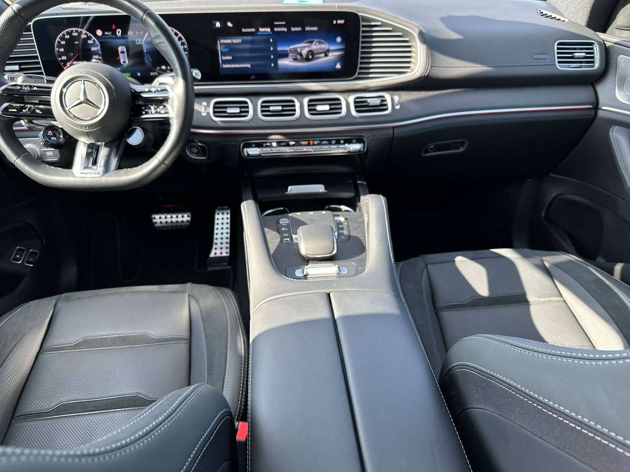 Mercedes-Benz GLE 53 AMG HYBR COUPE 4M/AMG PREM/29gr Co2/22"/TREKH/NIGHTPAK — foto 17 van 23