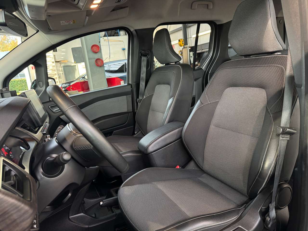 Renault Kangoo 1.3 TCe Techno EDC AUTOMAAT — foto 4 van 15