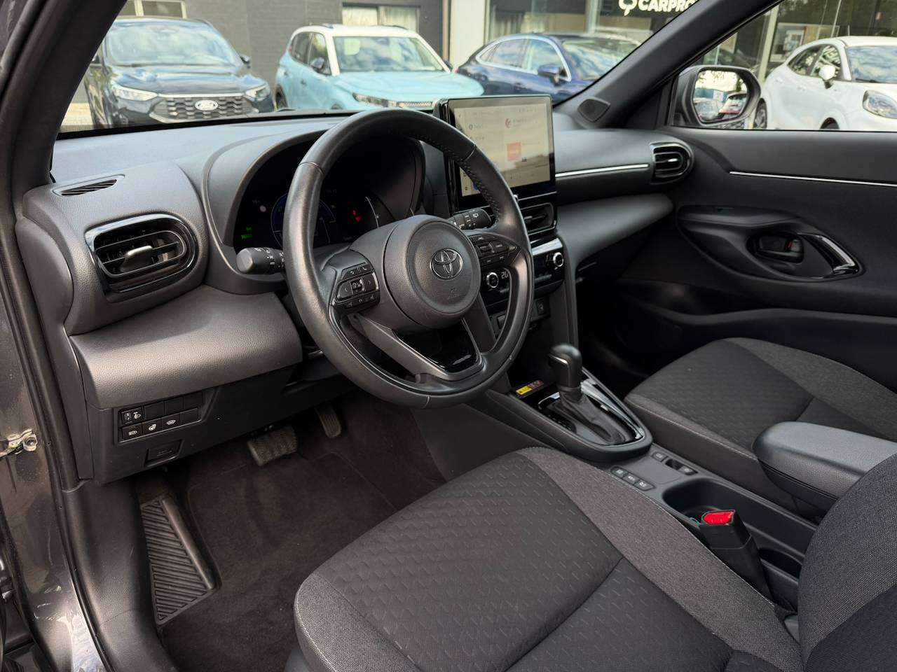 Toyota Yaris Cross HEV STYLE CARPLAY STUUR-EN ZETELVERWARMING KEYLESS — foto 4 van 13