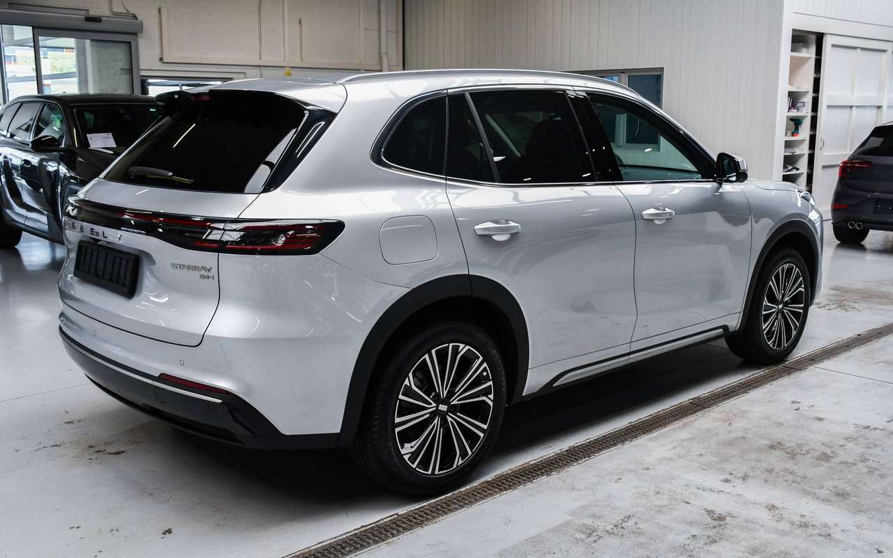Geely Starray EM-i Max+ 136km NIEUW - NAVIGATIE / OPEN PANO-DAK / LEDER / CAMERA / ACC / BLIS / PDC — foto 3 van 22