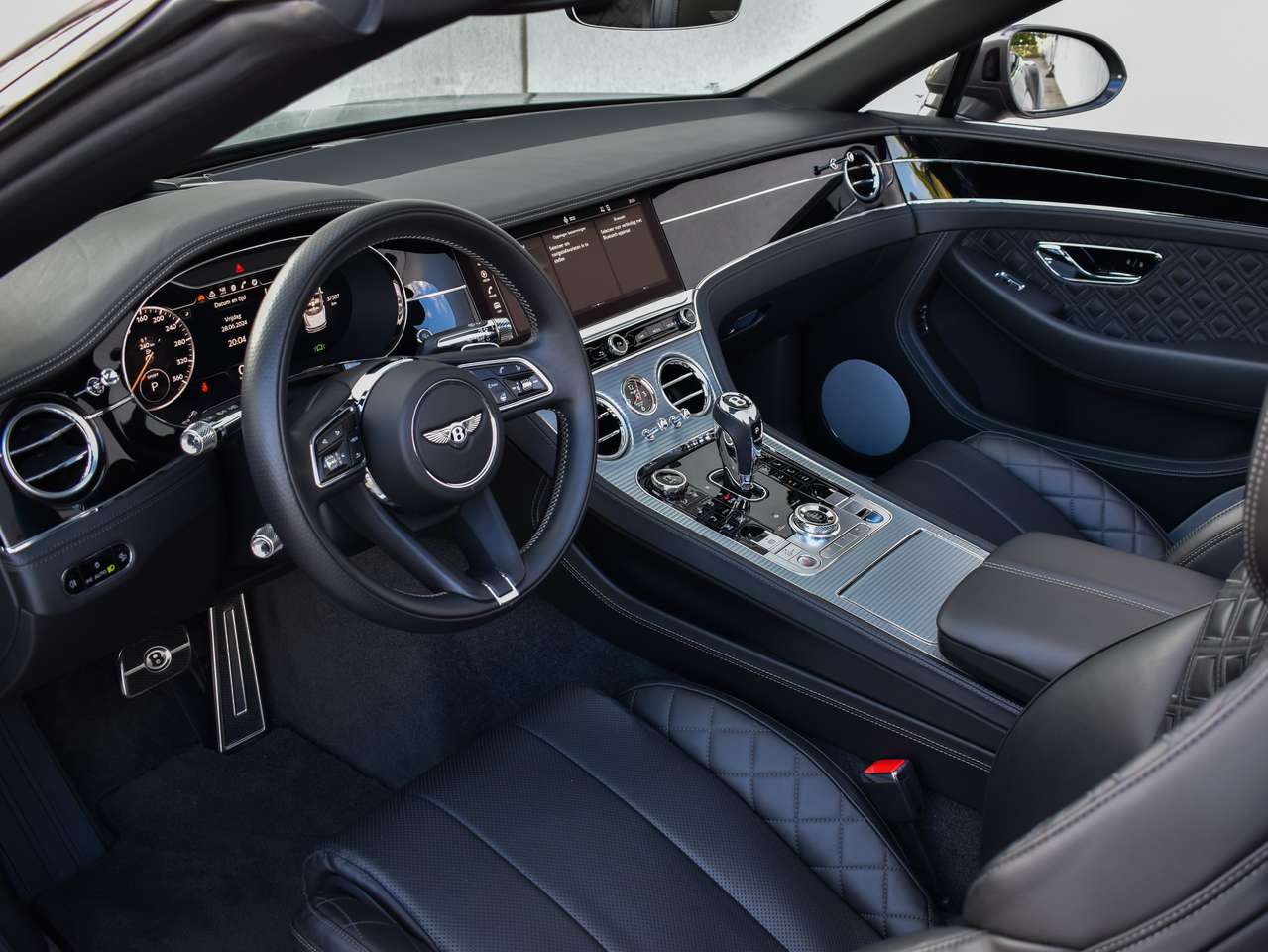 Bentley Continental GTC 4.0 V8 Mulliner - Blackline - NP: €309.996,- — foto 23 van 25