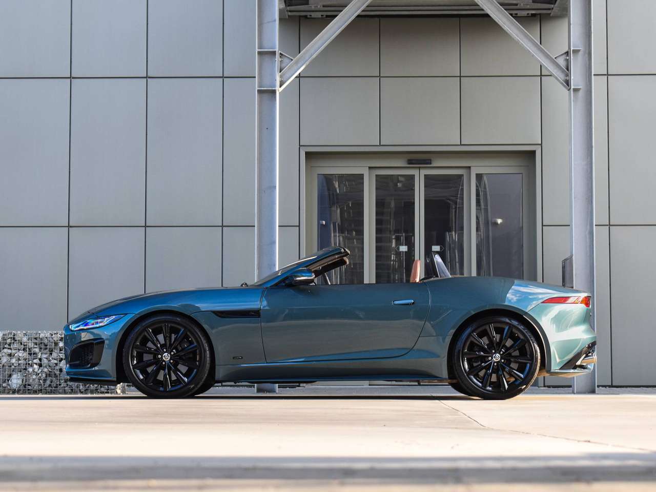 Jaguar F-Type 5.0 V8 R Cabriolet AWD P575 / Giola Green / Black Pack / FULL — foto 3 van 25