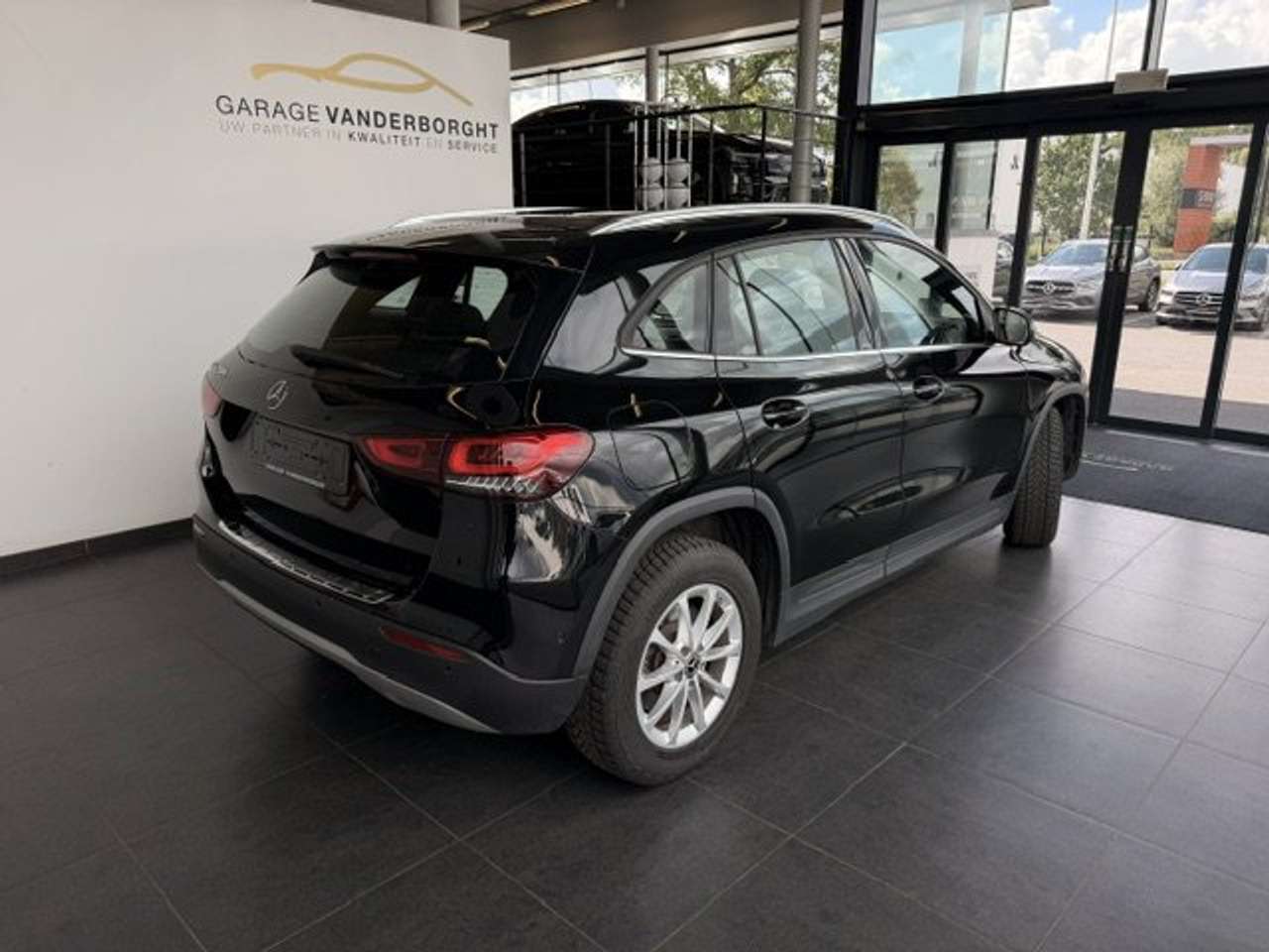 Mercedes-Benz GLA 250 250e PLUG-IN HYBRID AUTOMAAT PANO OPEN DAK — foto 4 van 22