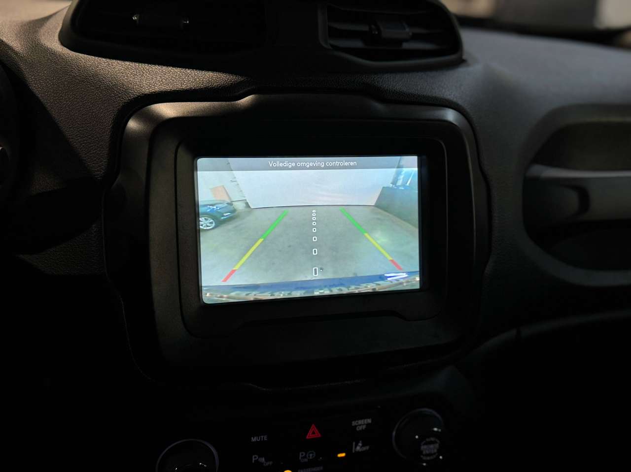 Jeep Renegade 1.0 T3 Limited — foto 11 van 17