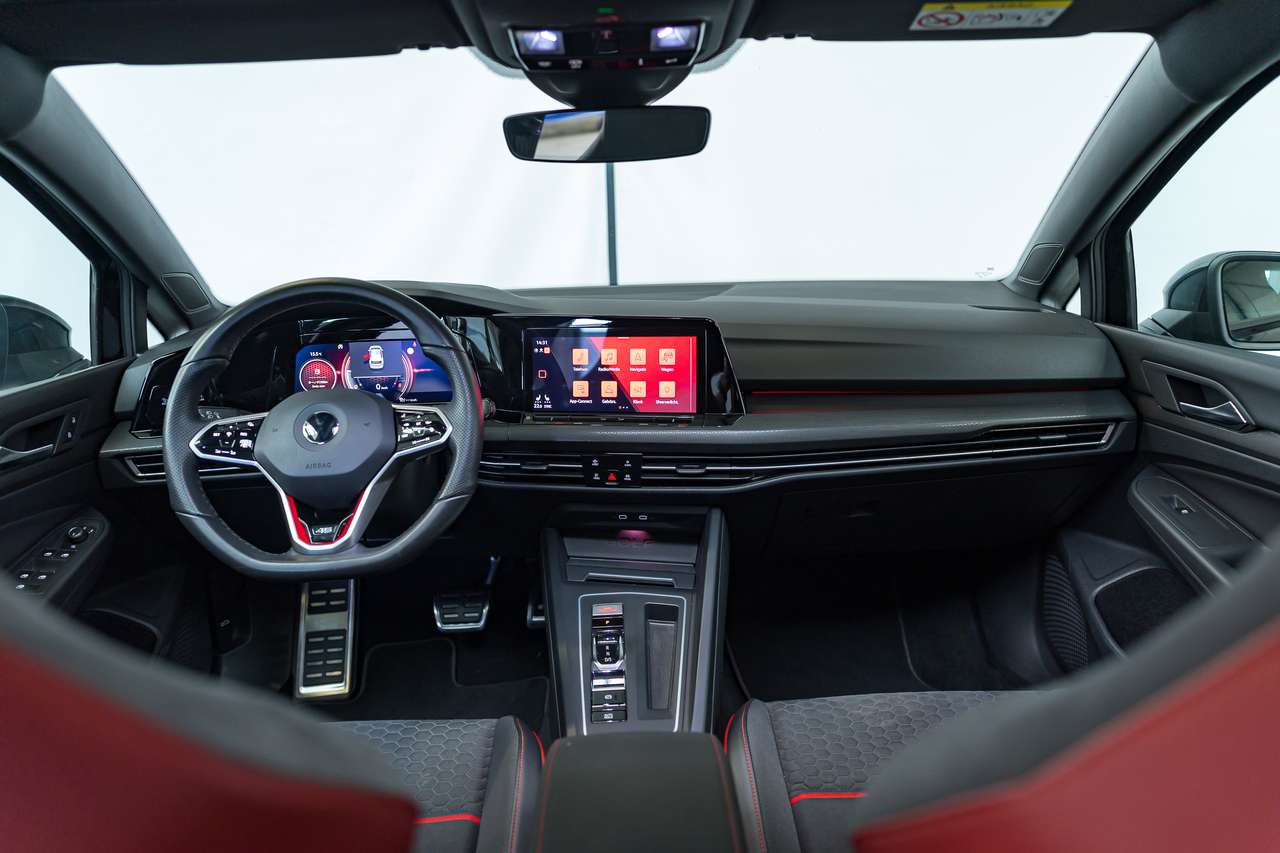 Volkswagen Golf GTI 45Y-EDITION|CLUBSPORT|AKRAPOVIC|PANO|IQLIGHTS|ALCANTARA|KEYLESS|GARANTIE — foto 19 van 25
