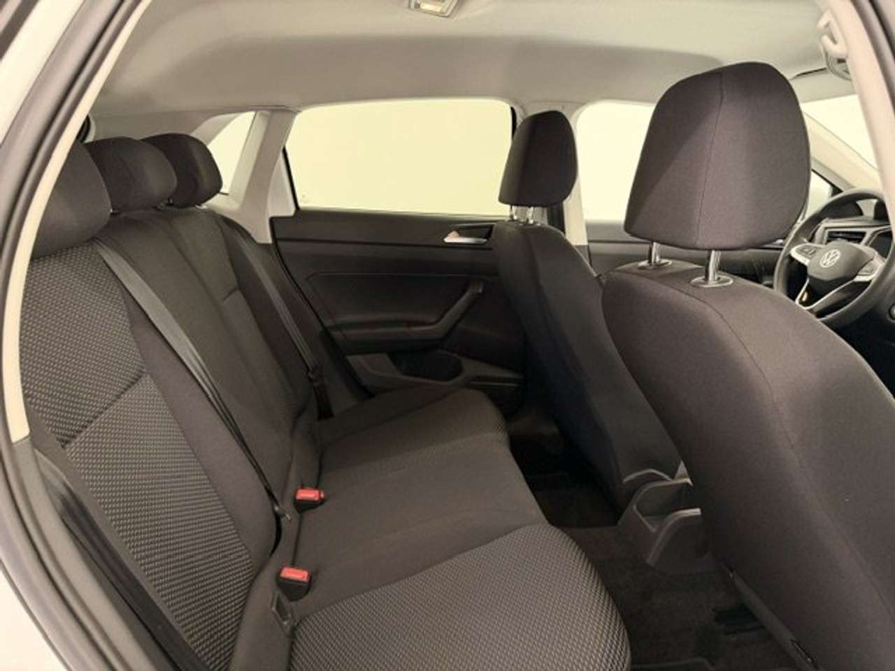 Volkswagen Polo BENZINE MET SLECHTS 22000KM!!!!! — foto 10 van 20