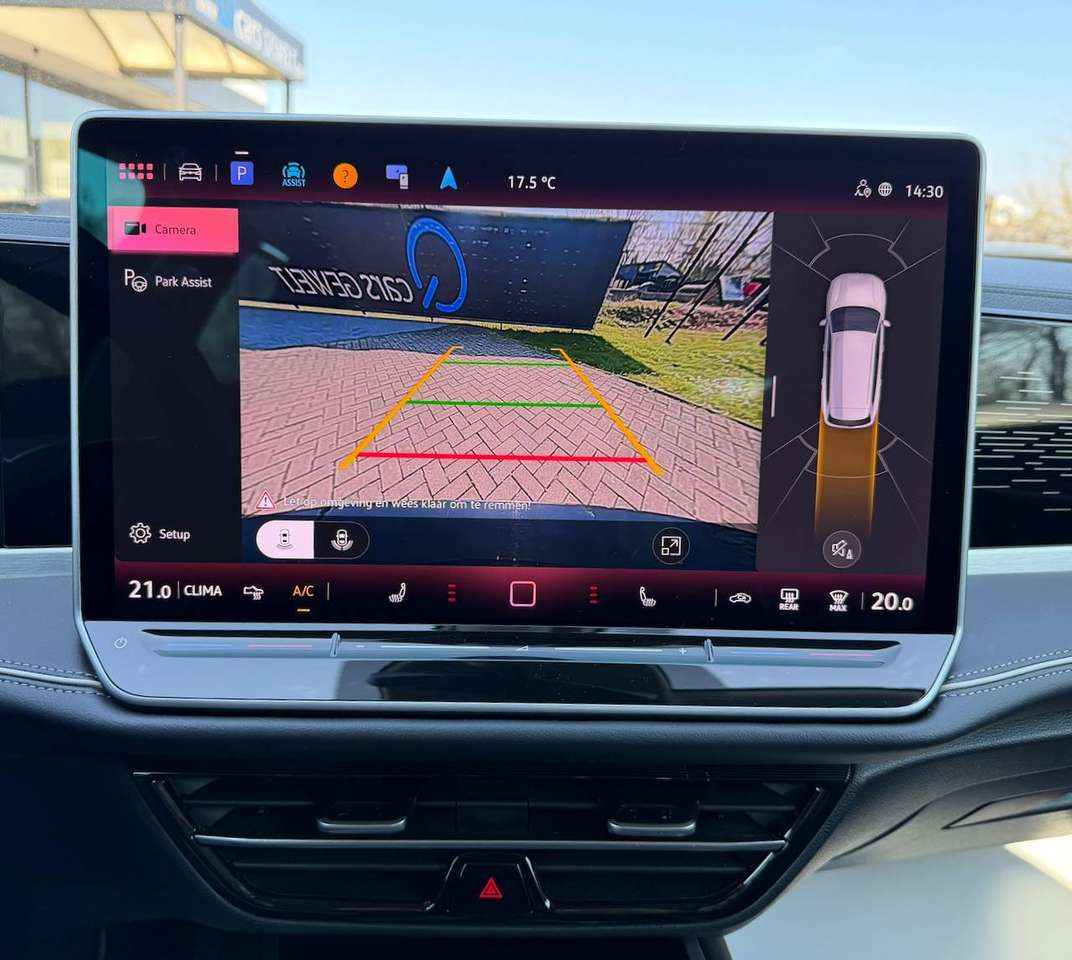 Volkswagen Passat Variant ELEGANCE MASSAGE BIG SCREEN CARPLAY ADAPTIVE CRUIS — foto 19 van 19