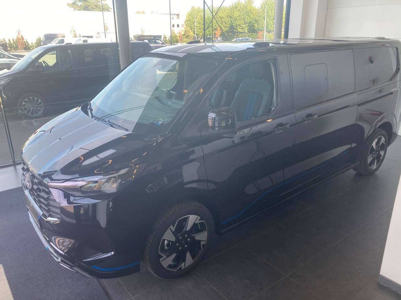 Ford Transit Custom MULTI-USE L2 SPORT PHEV 5 ZIT NIEUW OKM 45400+BTW — foto 3 van 22