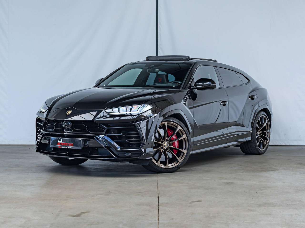 Lamborghini Urus 4.0 BITURBO V8|LUKAKU FIRST OWNER|NIGHT VISION|360°|BANG&OLUFSEN|MASSAGE|HEAD-UP|ZETELVERW.+KOELING|CARBON|REAR WHEEL ST.