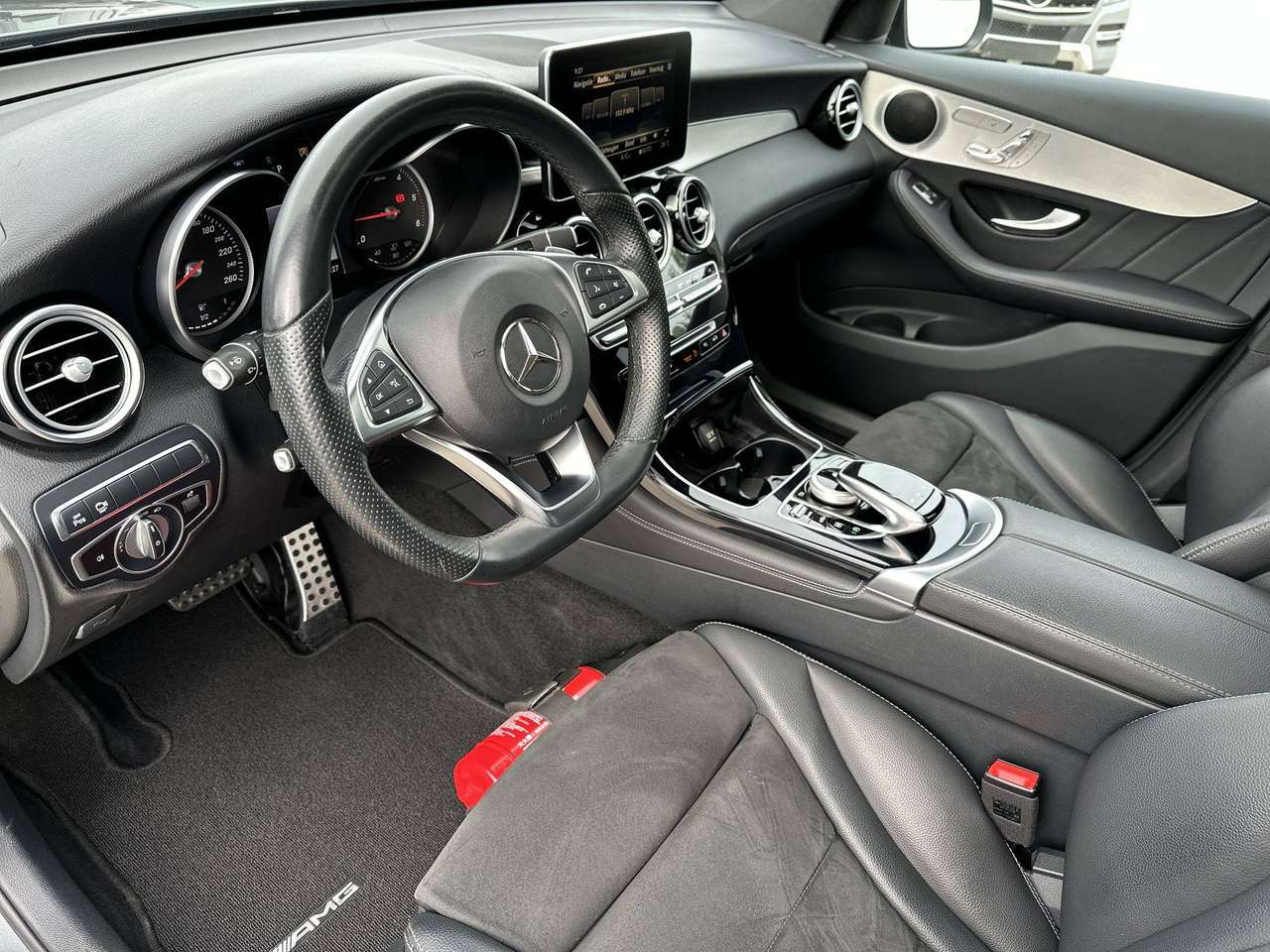 Mercedes-Benz GLC 250 D 4-Matic COUPE  AMG pakket Schuifdak Luchtvering 360° Night Full!!! — foto 10 van 19