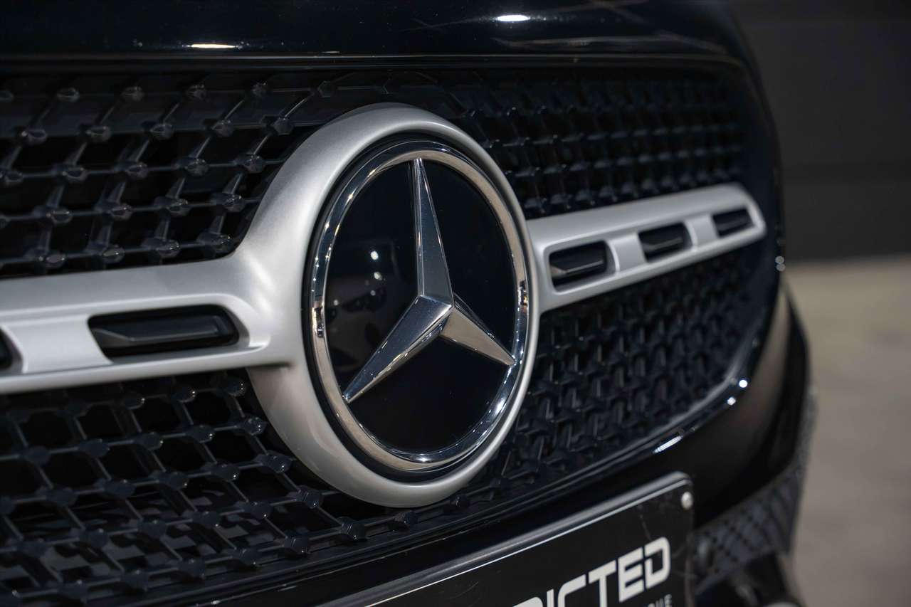 Mercedes-Benz GLA 180 (2021) — foto 8