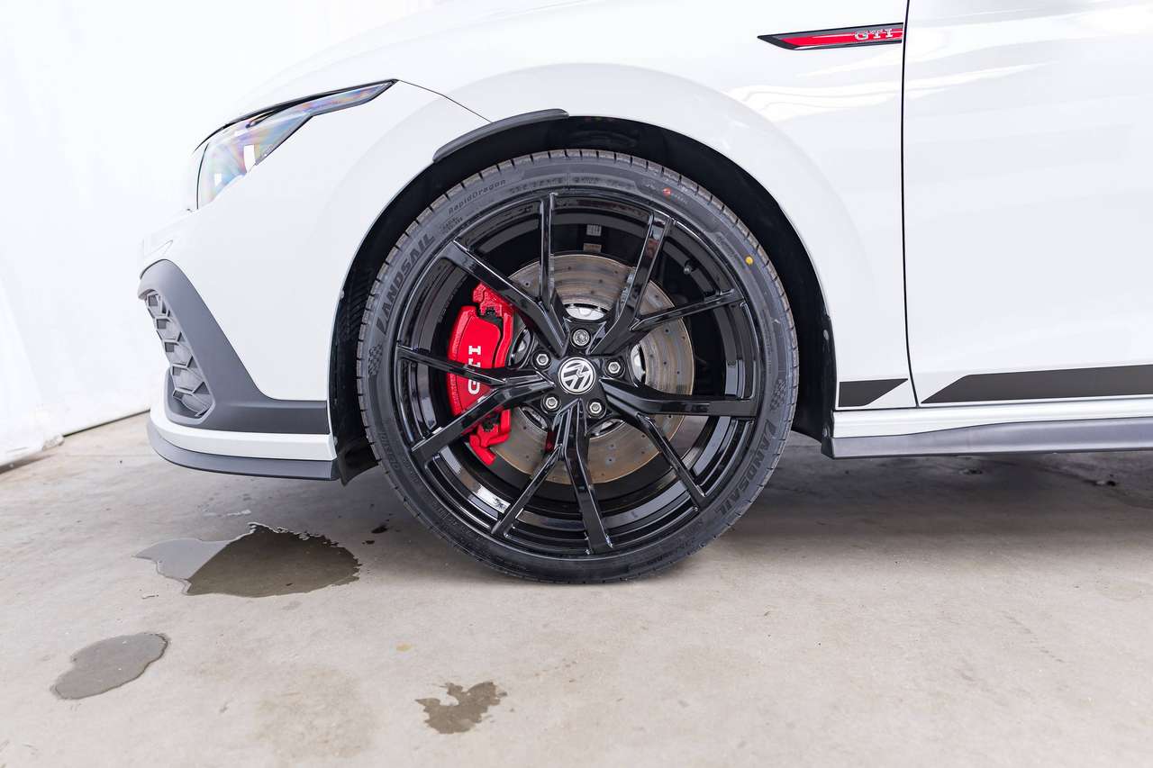 Volkswagen Golf GTI CLUBSPORT|AKRAPOVIC|PANO|HEAD-UP|HARMAN-KARDON|IQLIGHTS|ALCANTARA|HEATEDSEATS|KEYLESS|ACC|LA|GARANTIE| — foto 9 van 25