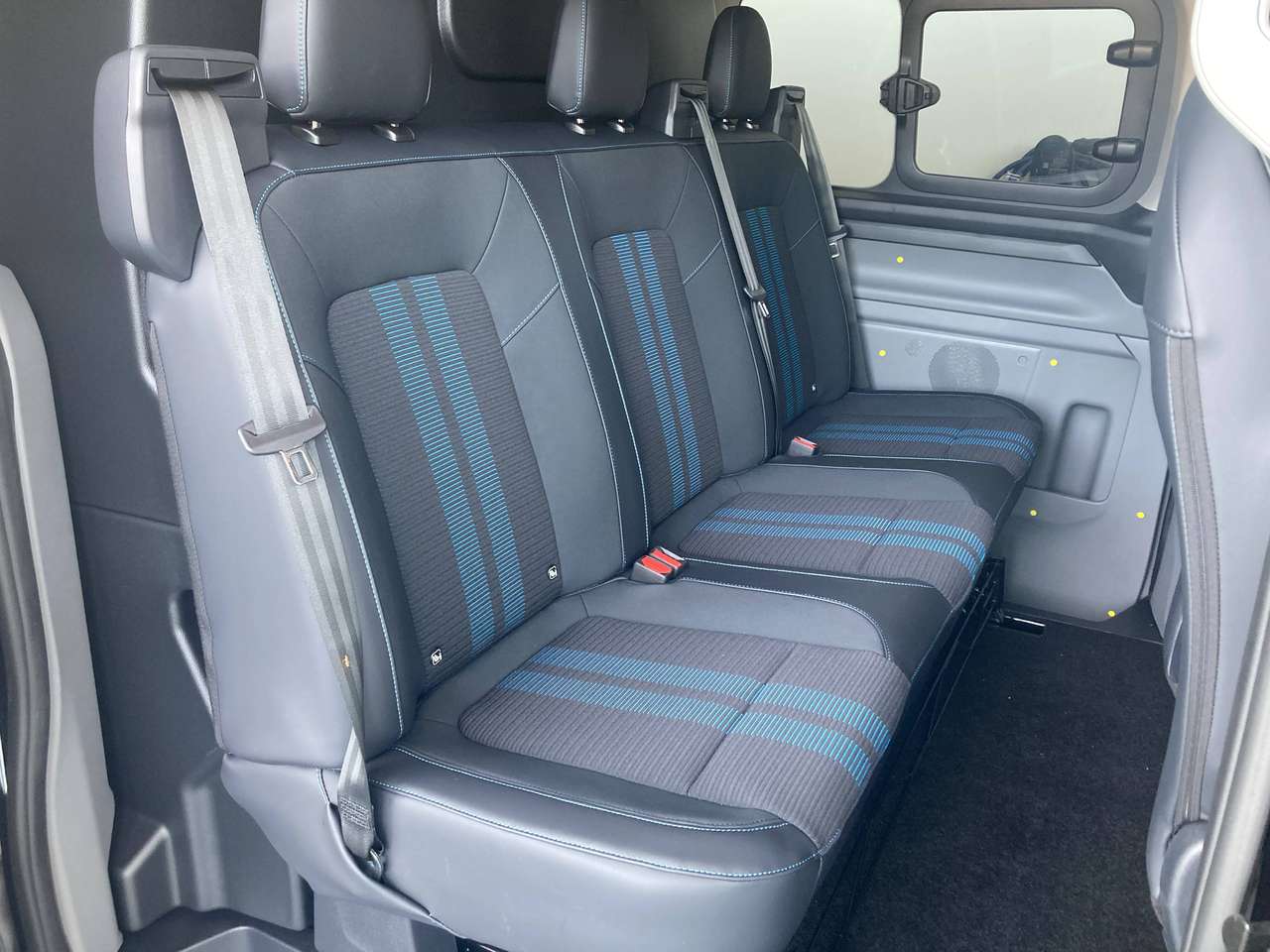 Ford Transit Custom MULTI-USE L2 SPORT PHEV 5 ZIT NIEUW OKM 45400+BTW — foto 7 van 22