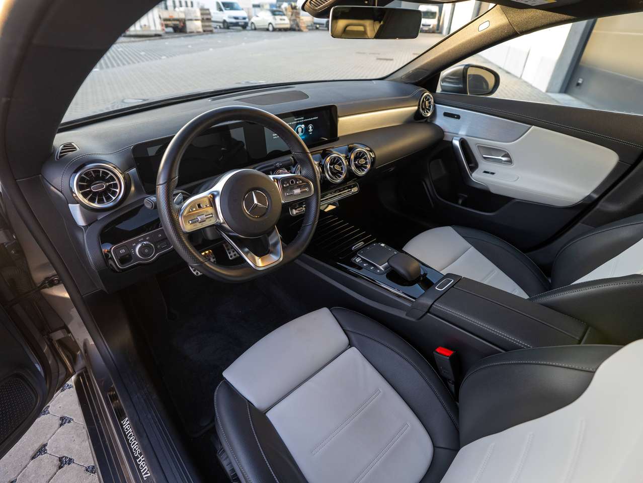Mercedes-Benz CLA 180 Automaat | Keyless | Airco | Cruise control | Camera — foto 8 van 25