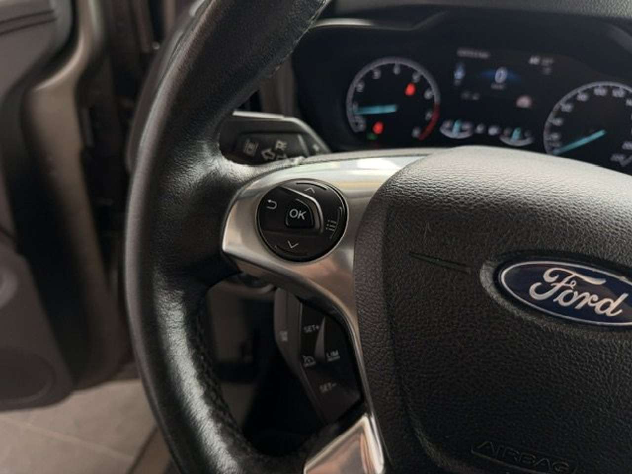 Ford Tourneo Connect TITANIUM BENZINE NAVIGATIE — foto 21 van 24