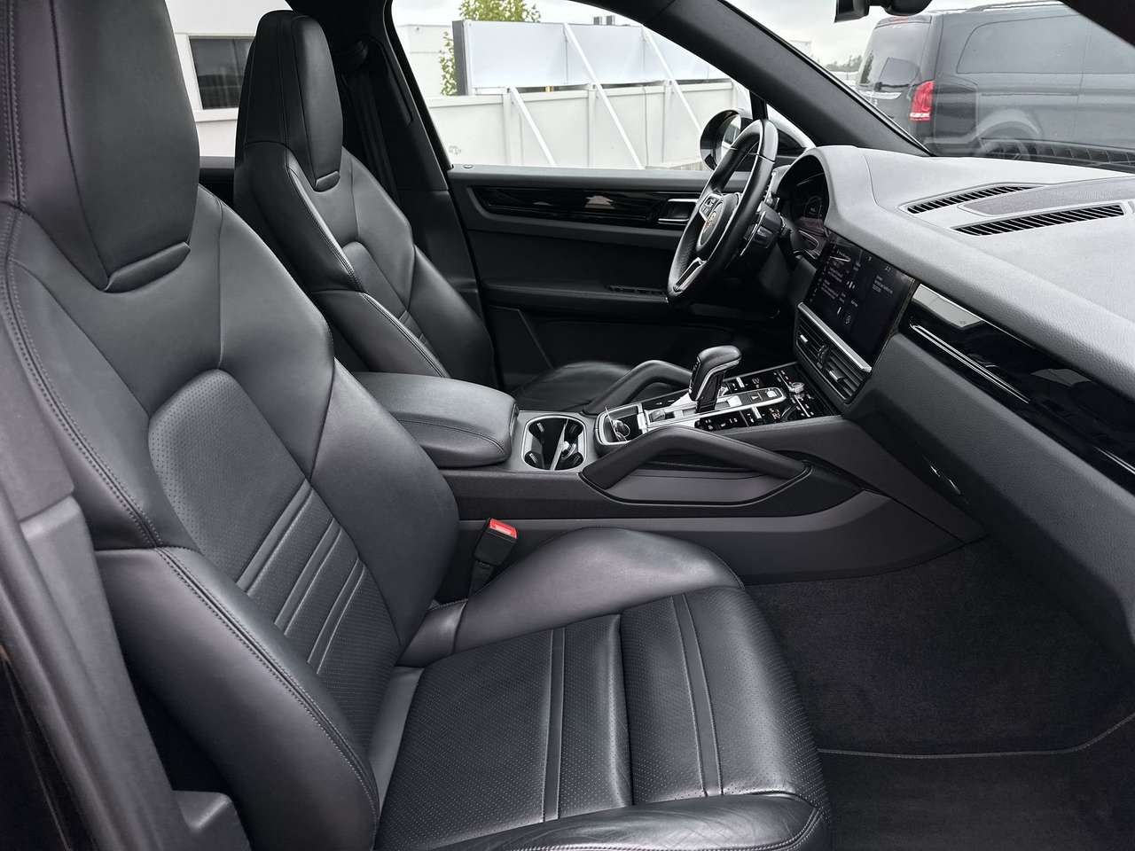 Porsche Cayenne 20"/PANODAK/LUCHTVERING/ACHTERUITRIJCAM — foto 16 van 19