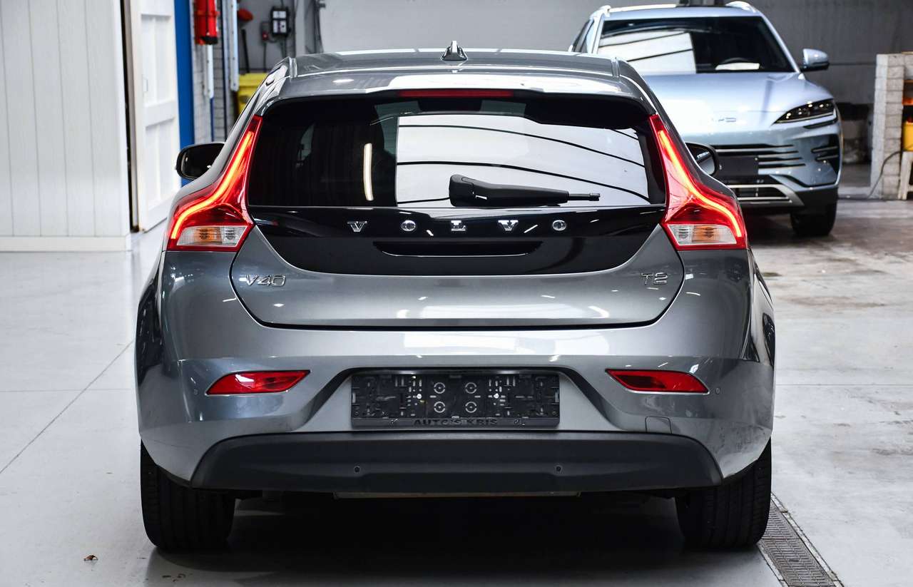 Volvo V40 V40 2.0 T2 Kinetic - NAVIGATIE / BLUETOOTH / ZTELVERWARMING / PDC / CC — foto 5 van 16