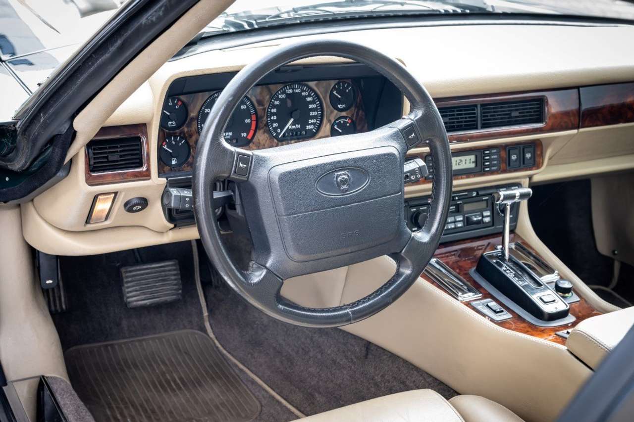 Jaguar XJS 4.0  Original Belgian car || 2 owners — foto 9 van 22