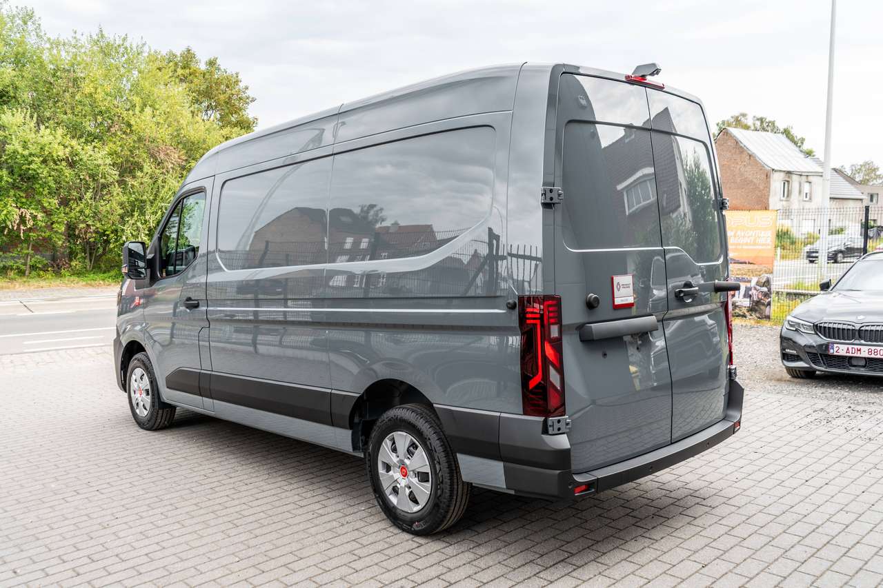 Renault Master 2.0dCi L2H2 - Automaat - Navigatie - 34.700excl — foto 6 van 17