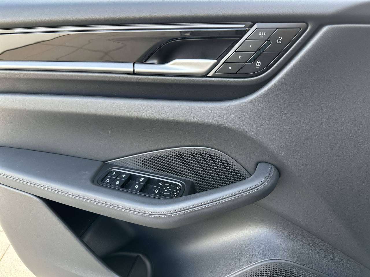 Porsche Macan 4 ELECTRIC catalogusprijs 118.504€ euro full full option!!! — foto 13 van 19