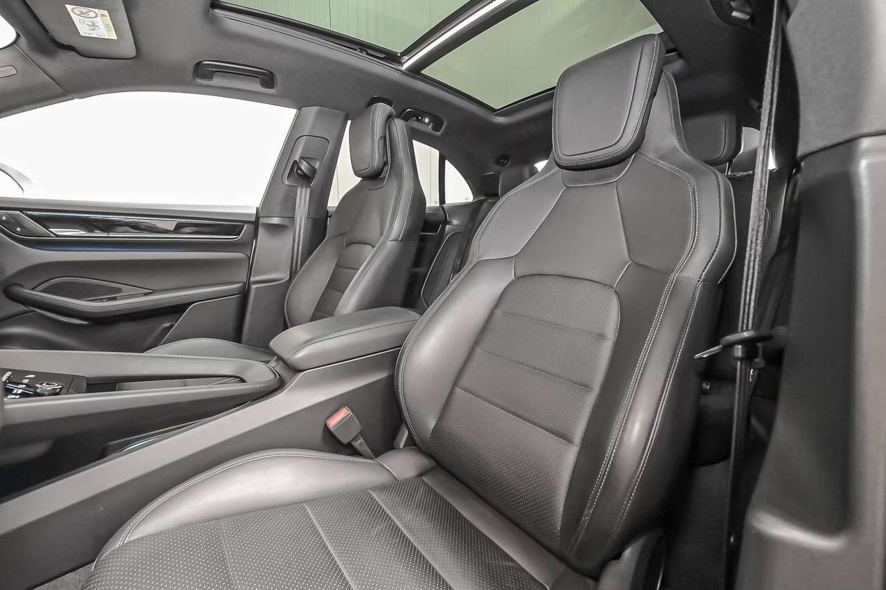 Porsche Macan Porsche Macan 4 – Performance Battery Plus – 22” Macan Sport – Luchtvering – Achterasbesturing – InnoDrive — foto 22 van 25