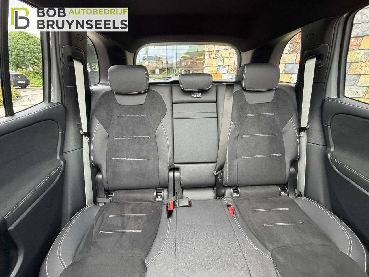 Mercedes-Benz GLB 180 AMG Line | Alpinegrijs | Lifecycle Edition | Nightpakket | Panodak | Camera |Keyless GO — foto 14 van 20