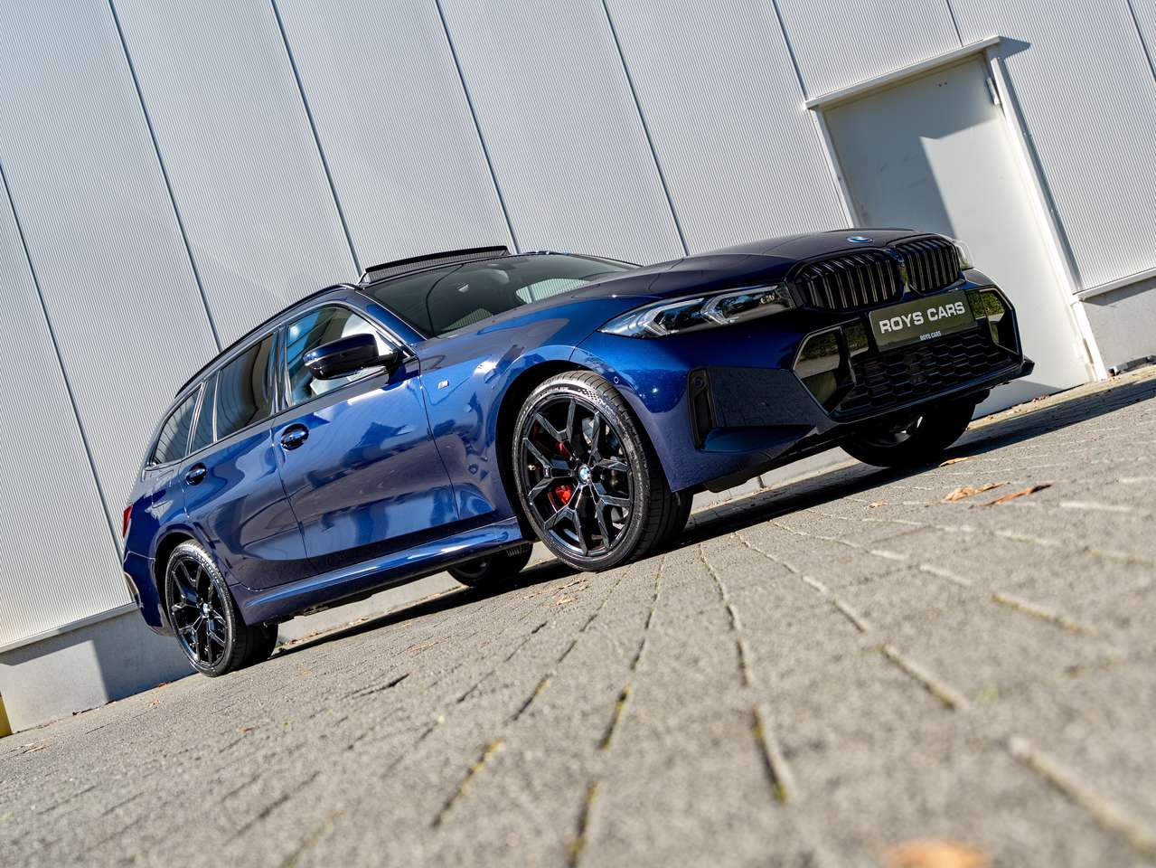 BMW 330 Touring 330e PHEV M-Sport Pro/Full PPF/Panorama/Head-up/360 Camera/Laser koplampen/Tanzanit individual/Zetelverwarming — foto 4 van 25