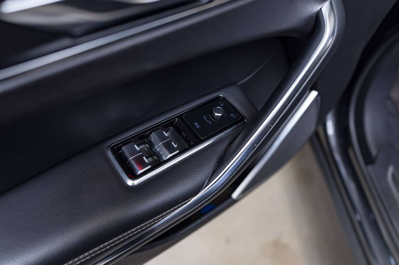Jaguar F-Pace P400e R-DYNAMICS S|PHEV|PANO|ZETELVERW.(v/a)|KEYLESS|MERIDIAN SOUND SYSTEM|360°|ACC|LA|BLIND SPOT| — foto 20 van 25