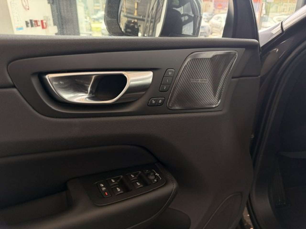 Volvo XC60 PLUS DARK B5  AWD AUTOMAAT +TAL VAN OPTIES — foto 15 van 22