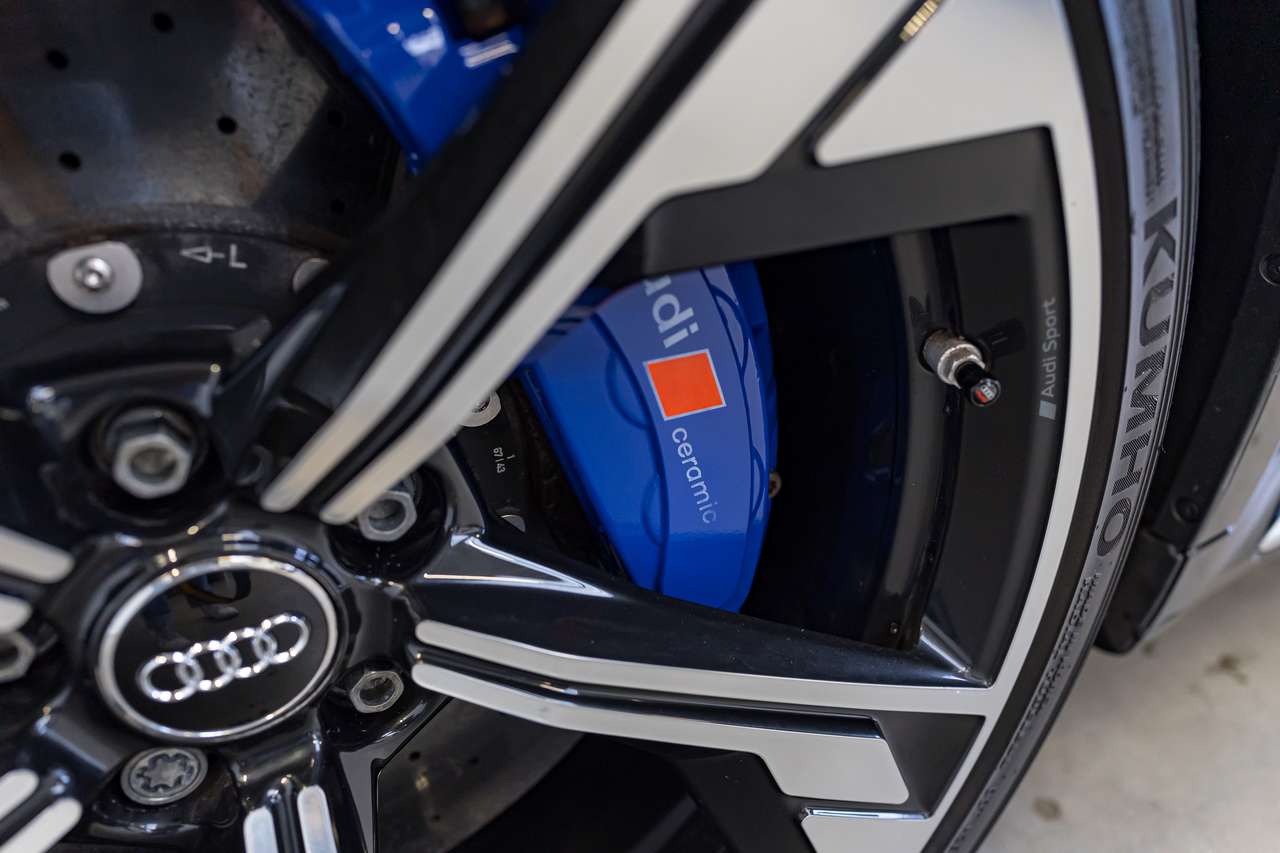 Audi RS4 QUATTRO|CERAMIC|CARBON|360°|B&O|PANO|ALCANTARA| — foto 11 van 25