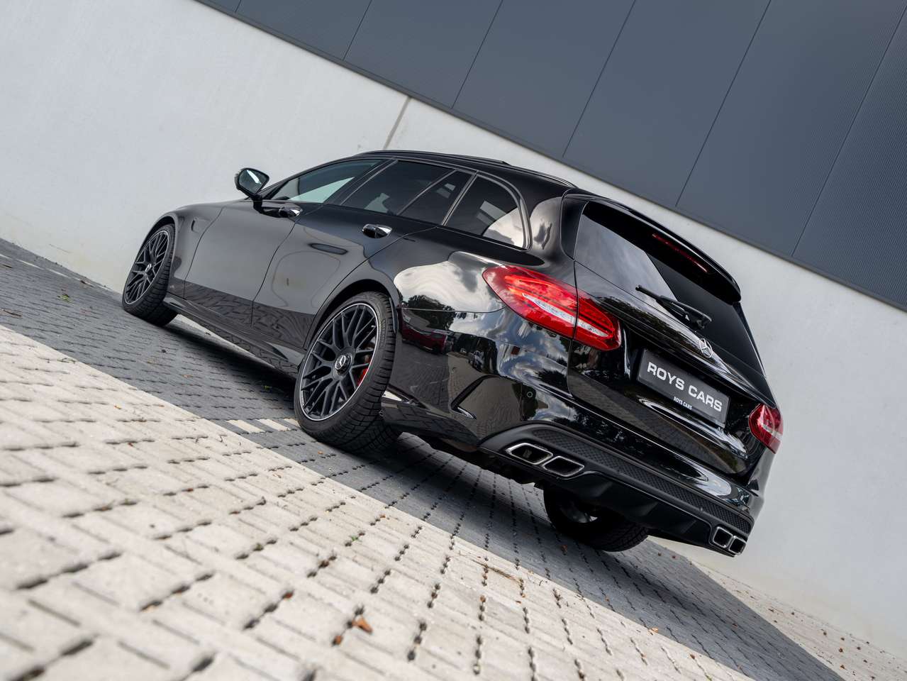 Mercedes-Benz C 63 AMG C 63 AMG S -LICHTE VRACHT/PANO/BURMESTER/HEAD-UP/KEYLESS/360 CAMERA — foto 4 van 25