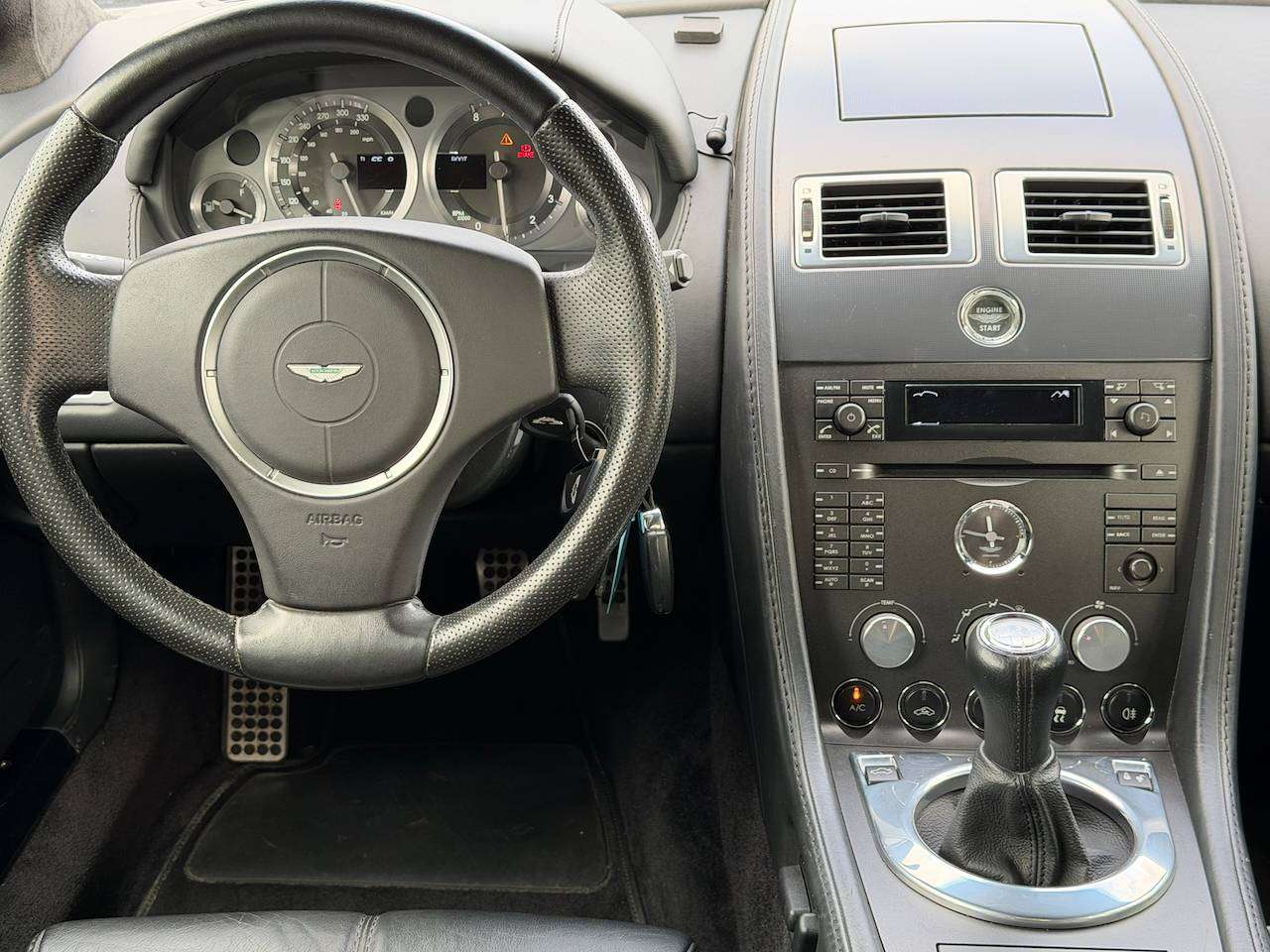Aston Martin V8 Vantage 4.3i COMPLETE HISTORY — foto 9 van 12