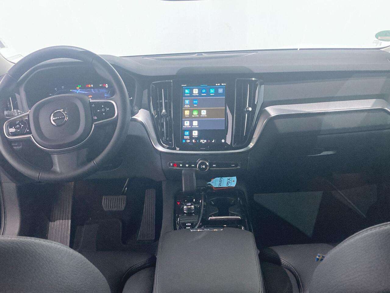 Volvo V60 T6 AWD PLUS DARK — foto 15 van 25