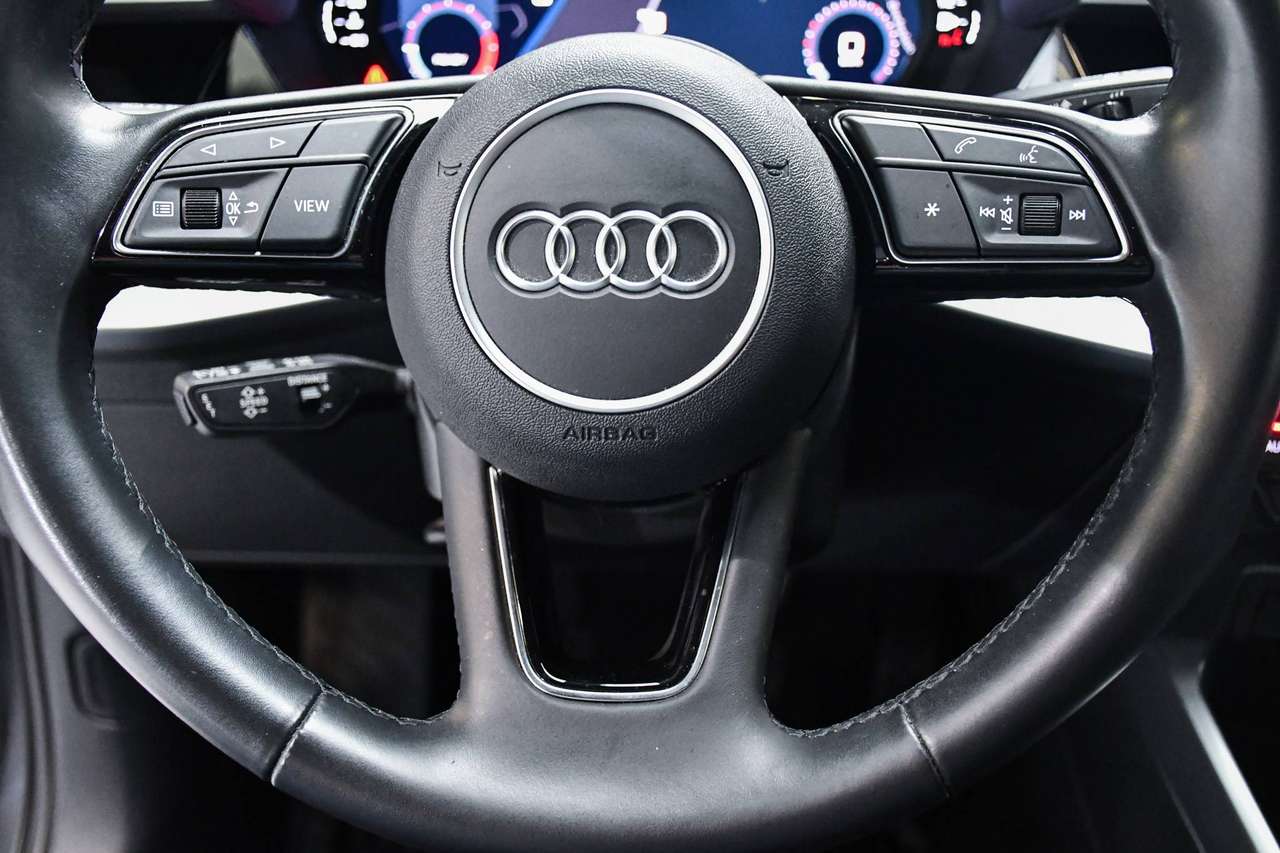 Audi A3 A3 Sportback 30 TFSI S line - NAVIGATIE / SMARTLINK / PDC / CC — foto 16 van 19