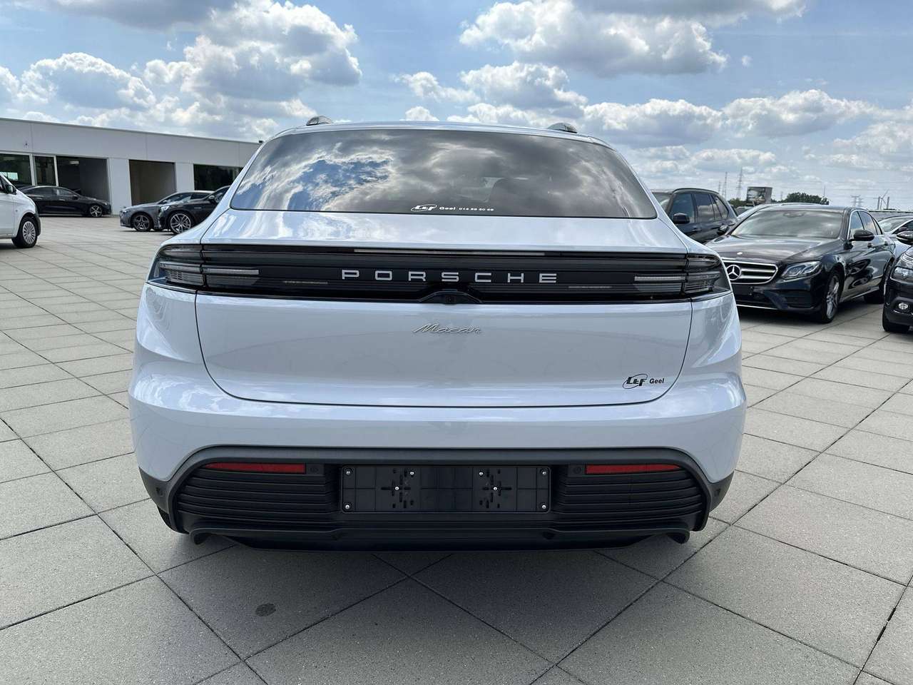 Porsche Macan E Adaptieve sportzetels pano dak Adaptiv cruise control — foto 6 van 18
