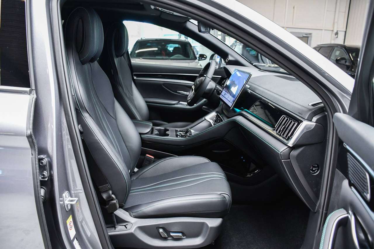 BYD Seal U DM-i Boost - NAVIGATIE / PANORAMISCH / SMARTLINK / ACC / BLIS / CAMERA / PDC — foto 6 van 25