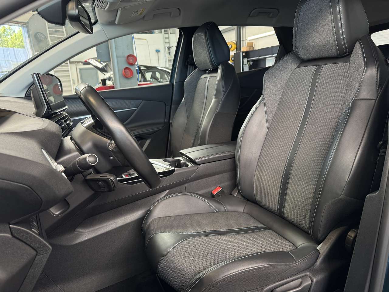 Peugeot 3008 1.2 PureTech Allure — foto 6 van 18