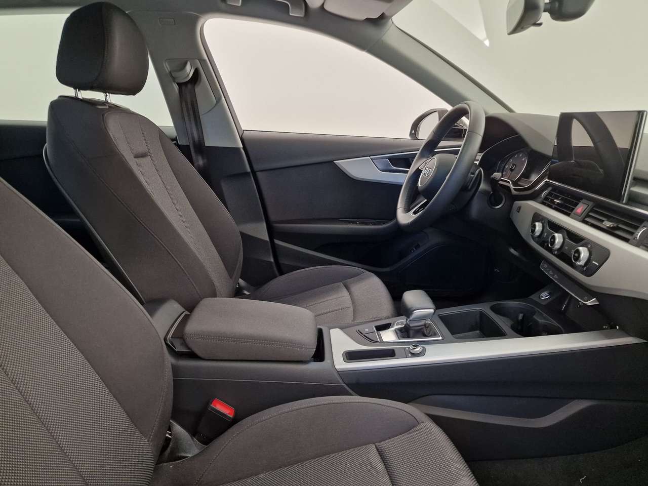 Audi A4 S-LINE HYBRID BENZINE AUTOMAAT 57000KM!!! — foto 6 van 16