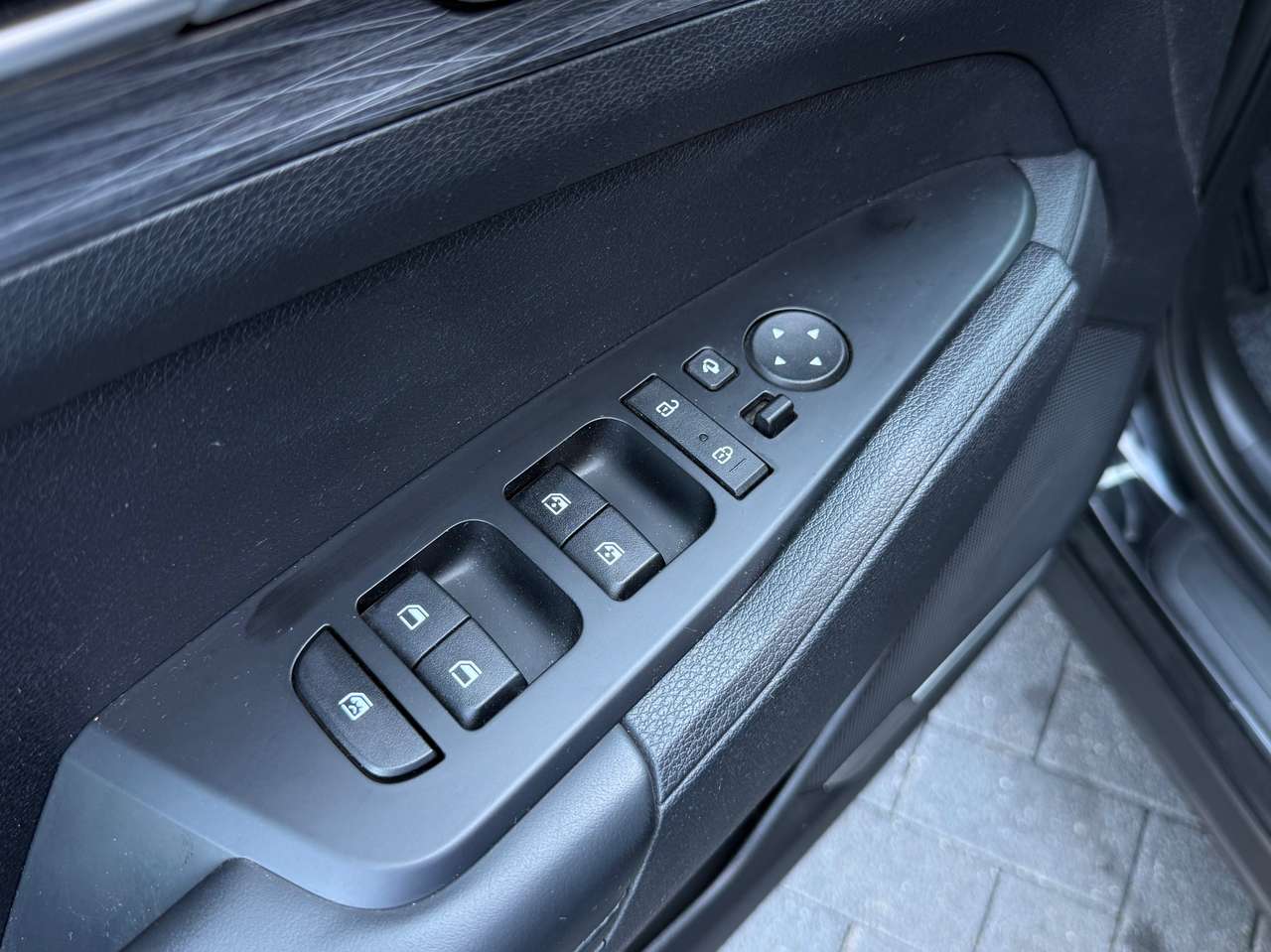Kia Sportage 1.6 T-GDi MHEV Sport line — foto 8 van 21