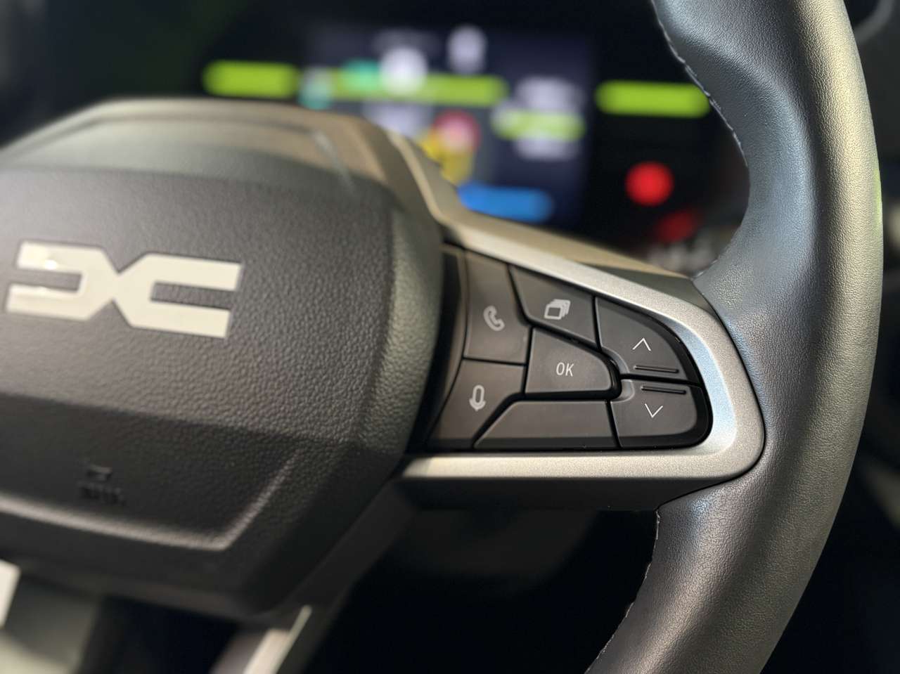 Dacia Duster Journey Hybrid 140 PK — foto 18 van 18