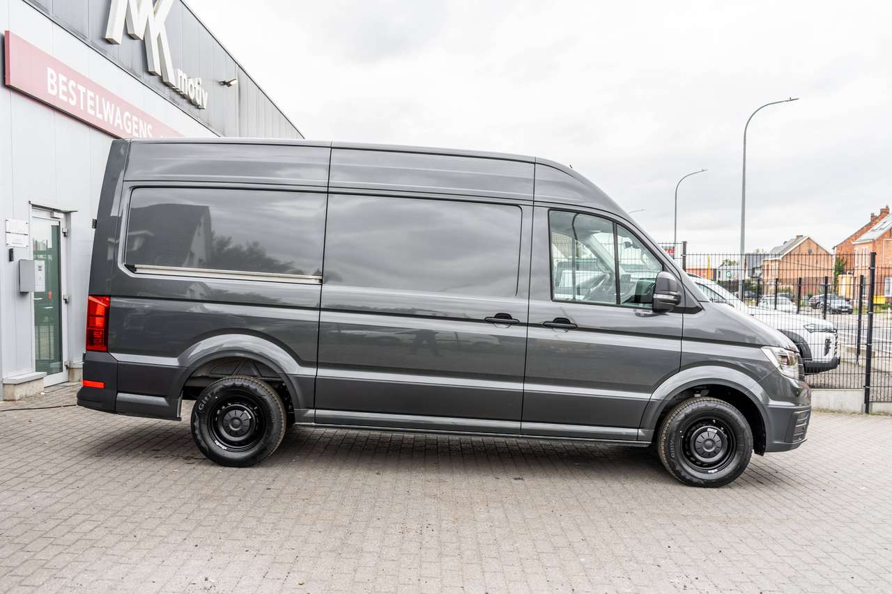 Volkswagen Crafter 35 L3H3 2.0TDI RWD - Automaat- Trekhaak 3500kg / Navigatie/ Camera/ LED - 5j Warranty - 45.300ex — foto 2 van 20